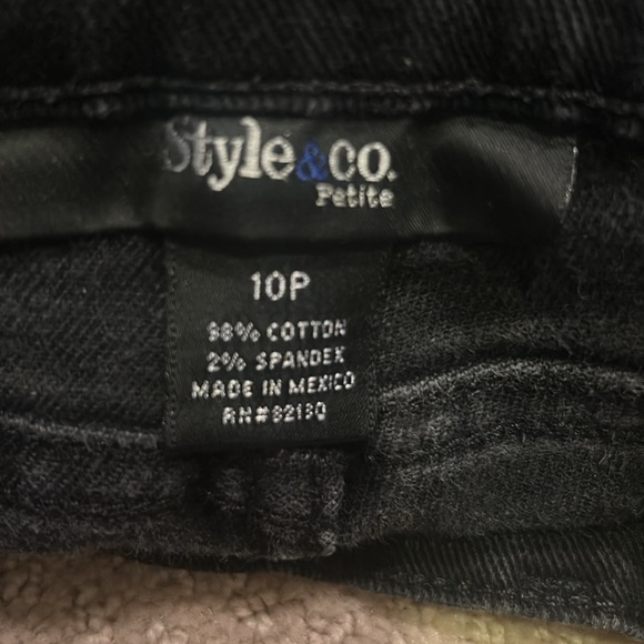 Style & Co Size 10P Black Jeans. - Picture 3 of 3